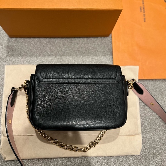 Louis Vuitton Lockme Tender bag - Picture 3 of 13